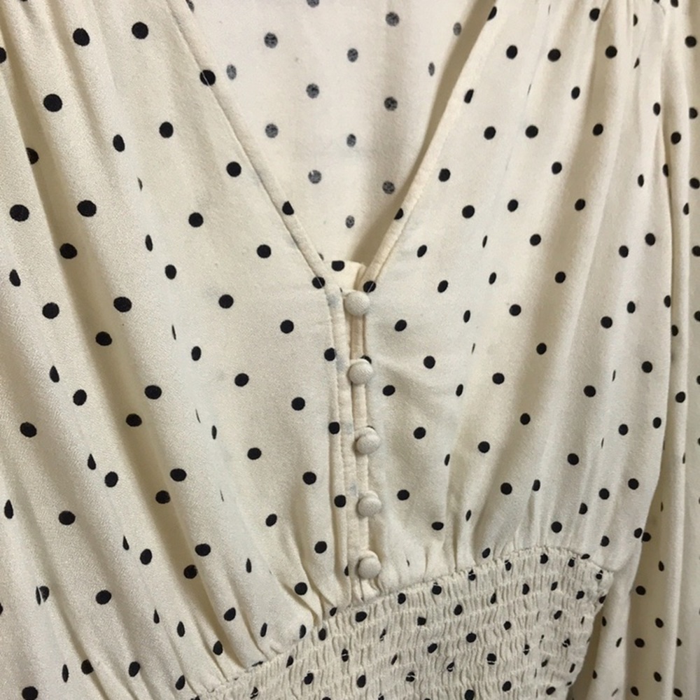 Beautiful Off-White Blouse - Picture 13 of 16